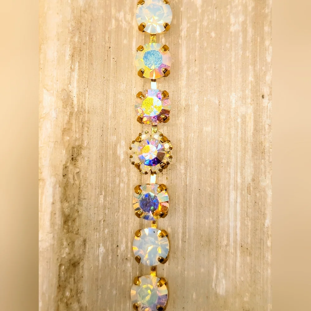 Sparkling White Crystal & Opal AB Flowers Bracelet In Classic 18K Gold Plated